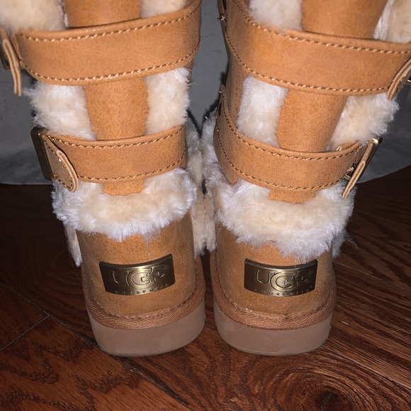 Tan Ugg’s - Picture 4 of 5